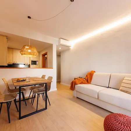 Bravissimo Catedral, With Monumental Views Apartment *