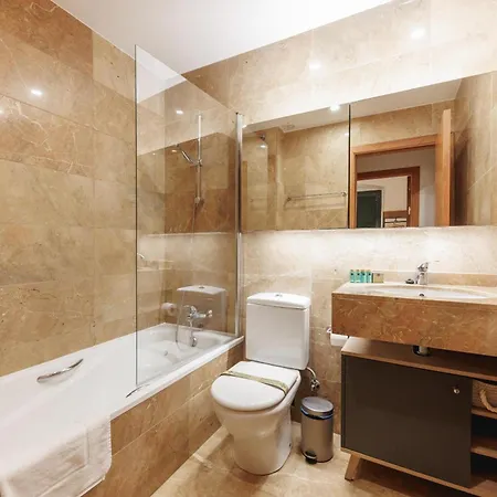 Apartment Bravissimo Catedral, With Monumental Views Girona