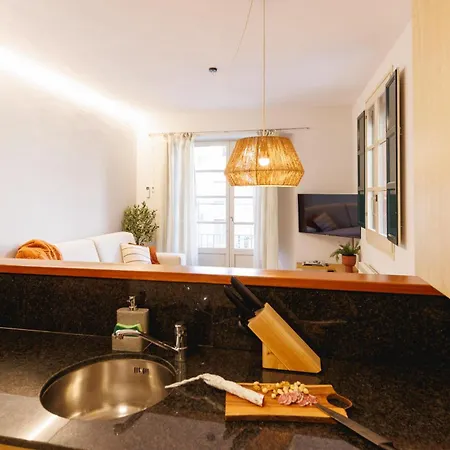 Bravissimo Catedral, With Monumental Views Apartment *